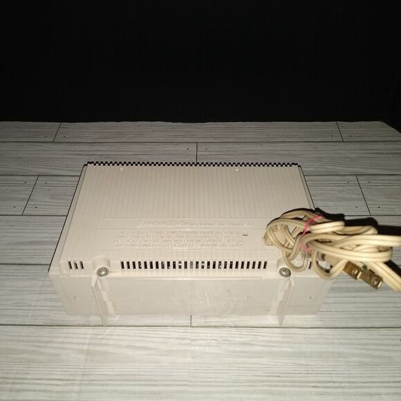 Vintage Emerson Radio Retro Made in New Jersey USA - Picture 9 of 9